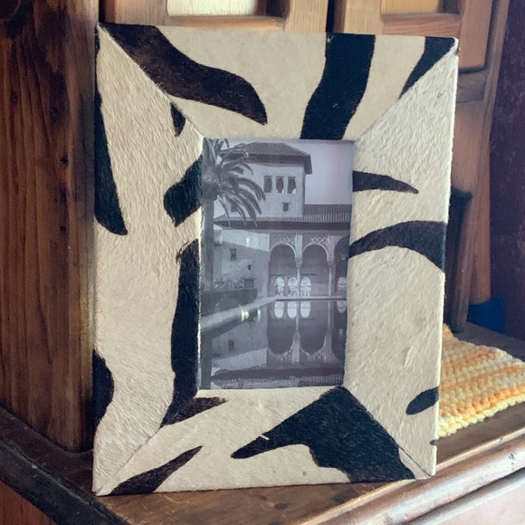 Authentic zebra hide picture frame - Picture 5 of 7